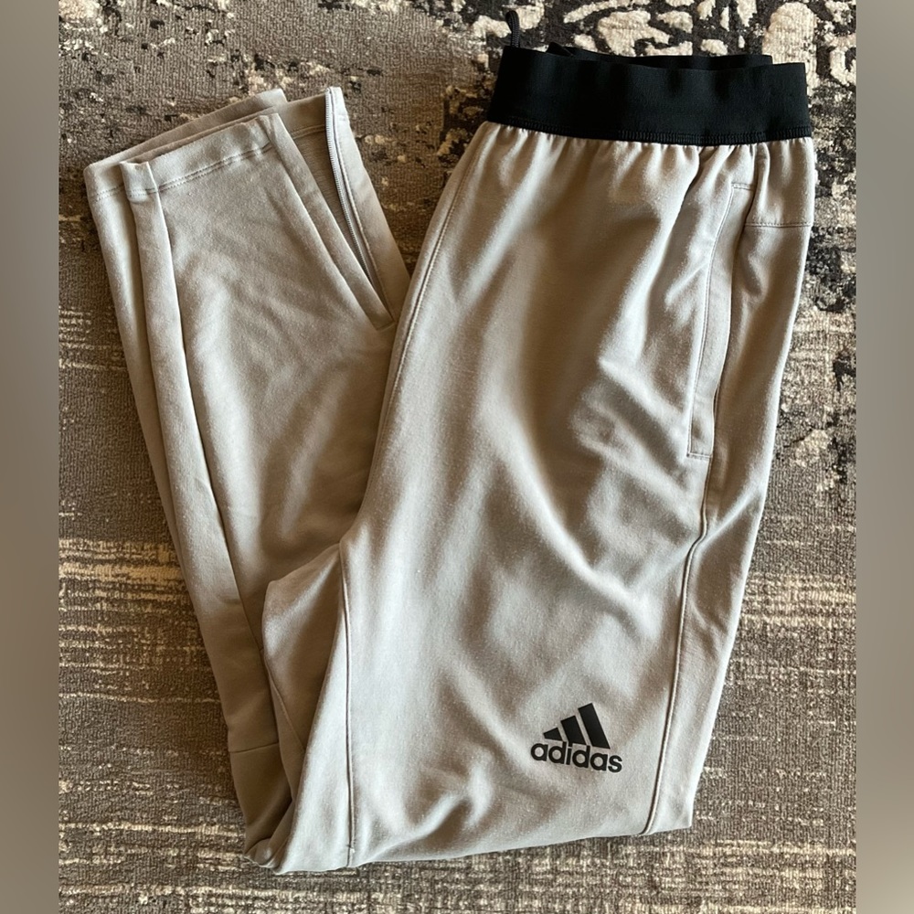 Adidas Men’s Aeroready Pant with Zipper Cuffs, Sz M